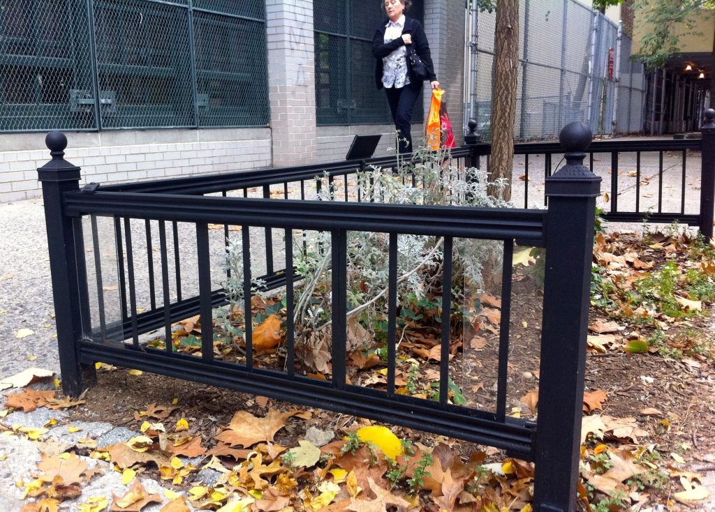 Curb Allure Tree Fence